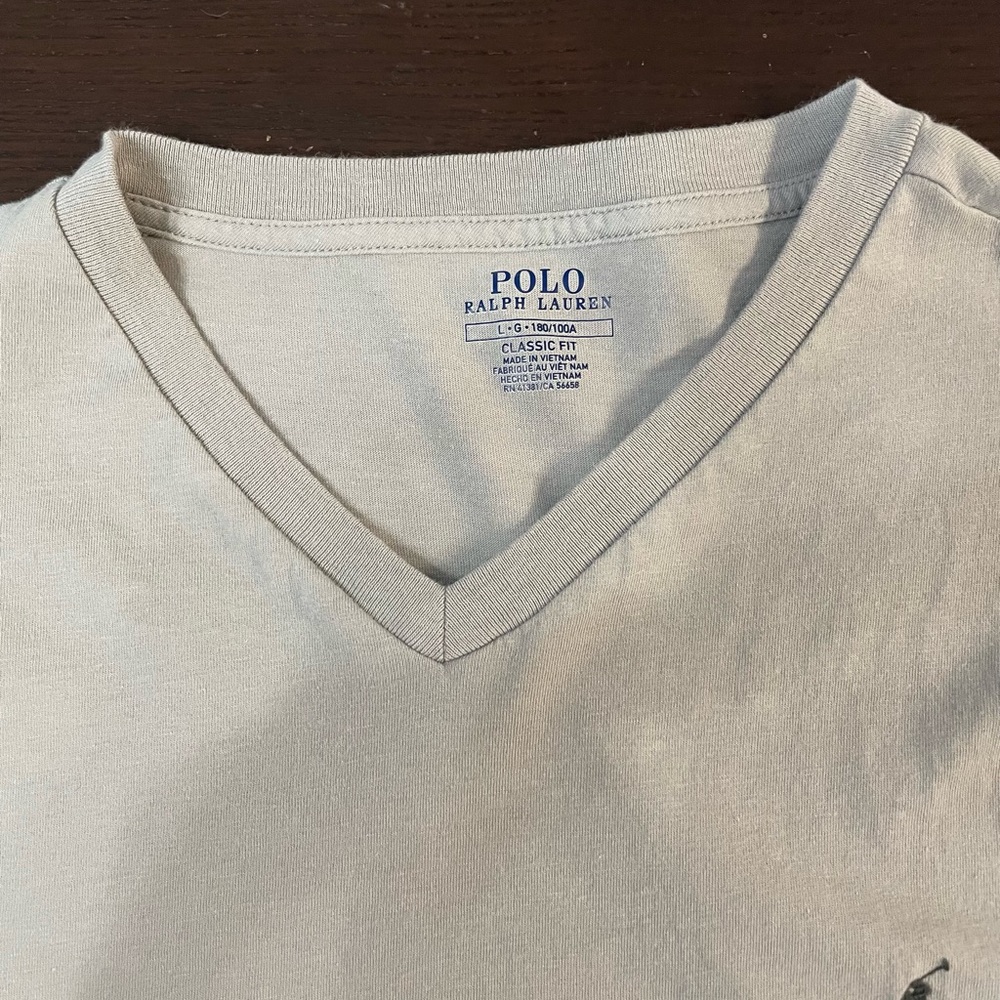 Polo Ralph Lauren V-Neck T-Shirt (Large) - Picture 4 of 5